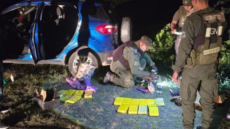 Una pareja intentó escapar con más de 19 kilos de cocaína en un vehículo