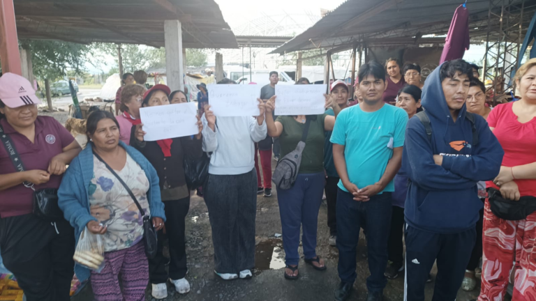 Vendedores se oponen al desalojo de la Feria «El Milagro» de Alto Comedero