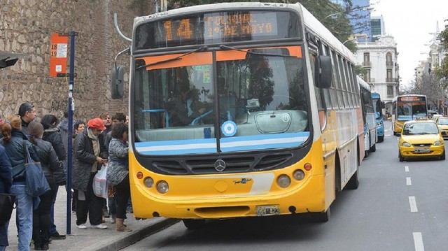La UTA ahora amenaza con un paro de colectivos en todas las provincias si no pagan el aumento