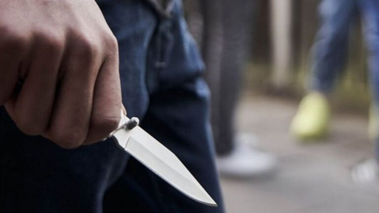 Un hombre fue golpeado y apuñalado en inmediaciones de la vieja terminal