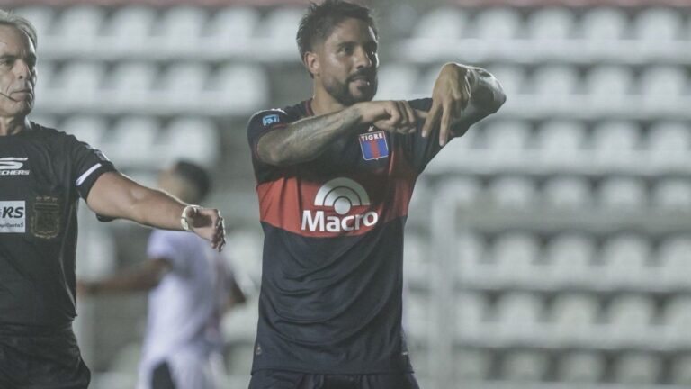 Tigre venció 2-0 a Claypole en Morón y avanzó en la Copa Argentina