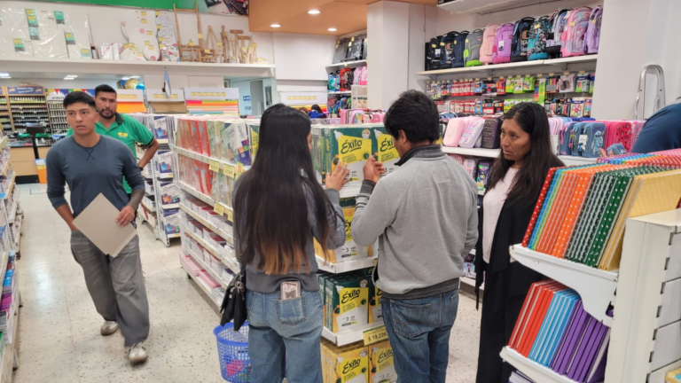 Movimiento en las librerías: jujeños buscan los útiles escolares