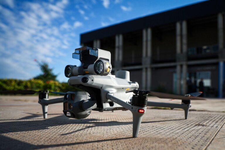 El gobernador Carlos Sadir entregó drones de última generación a la Policía de Jujuy