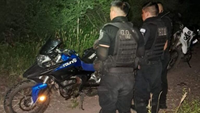 Recuperaron una motocicleta robada y buscan dar con el paradero de los delincuentes
