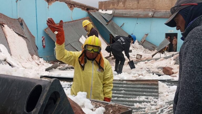 Tragedia sobre tragedia en Abra Pampa: se derrumbó el techo donde velaban al soldado asesinado