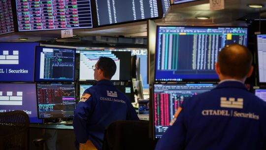 El petróleo supera los US$ 105 y las bolsas operan con cautela por la guerra en Medio Oriente