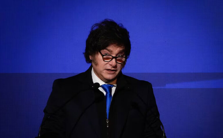 Presidente Javier Milei durante una alocución pública.